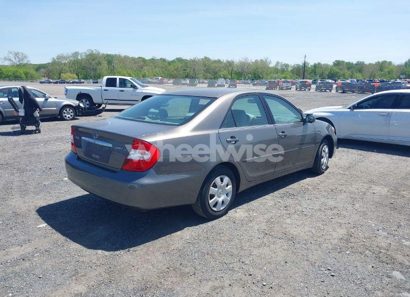 Photo 4 of 2002 Toyota Camry LE (VIN 4T1BE32K12U519477)