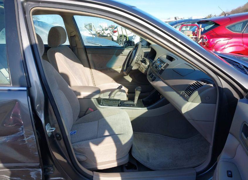 Photo 5 of 2002 Toyota Camry LE (VIN 4T1BE32K12U546923)