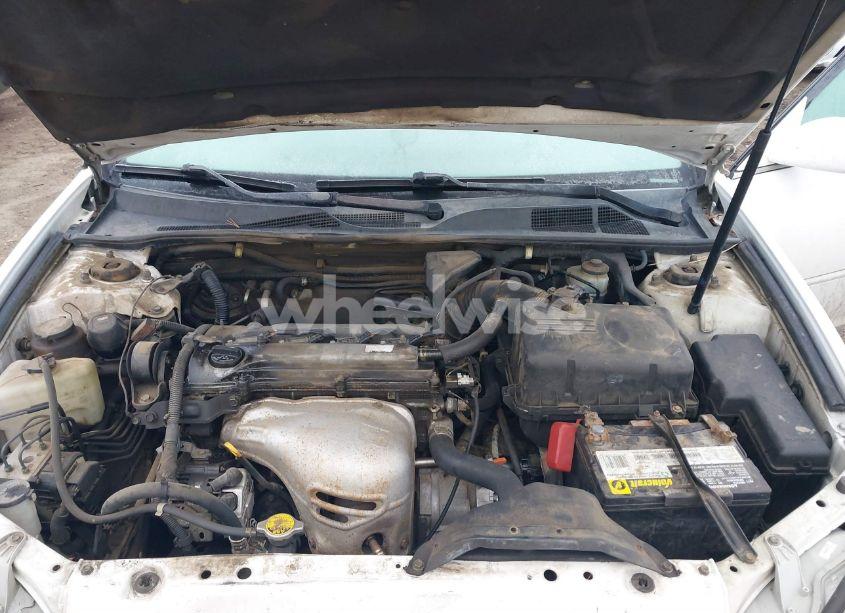 Photo 10 of 2002 Toyota Camry LE (VIN 4T1BE32K12U556982)