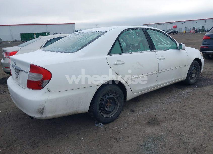 Photo 4 of 2002 Toyota Camry LE (VIN 4T1BE32K12U556982)