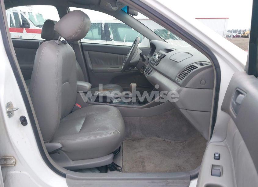 Photo 5 of 2002 Toyota Camry LE (VIN 4T1BE32K12U556982)