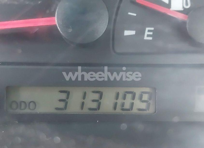 Photo 7 of 2002 Toyota Camry LE (VIN 4T1BE32K12U556982)