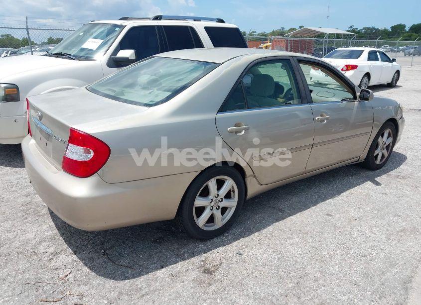 Photo 4 of 2002 Toyota Camry LE (VIN 4T1BE32K12U565567)