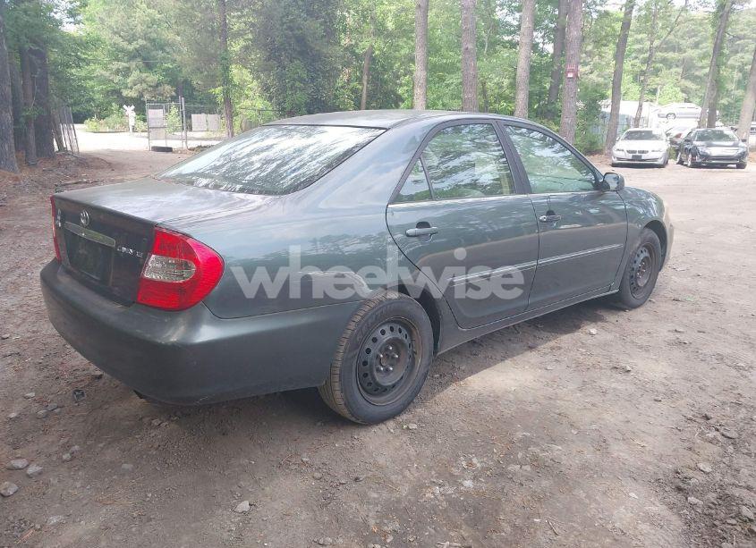 Photo 4 of 2002 Toyota Camry XLE (VIN 4T1BE32K12U619689)