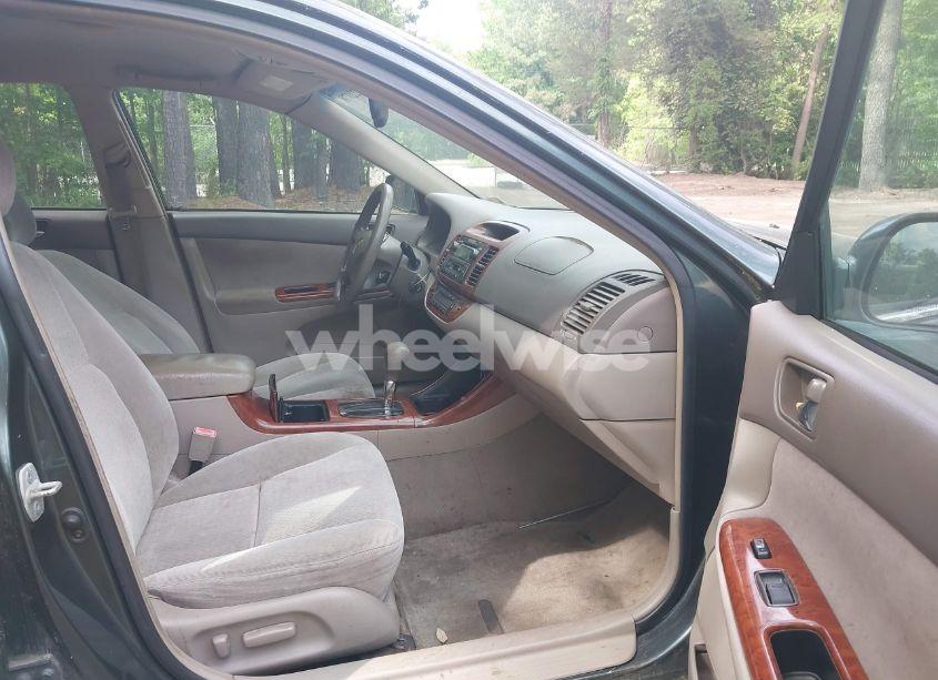 Photo 5 of 2002 Toyota Camry XLE (VIN 4T1BE32K12U619689)