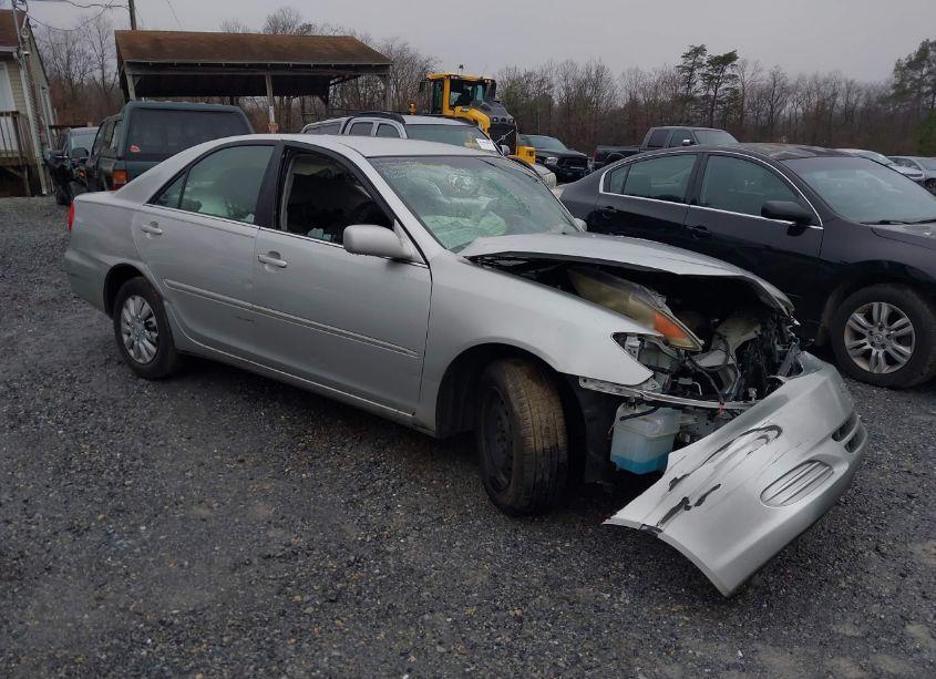 2002 Toyota Camry LE (VIN 4T1BE32K12U634628) main photo