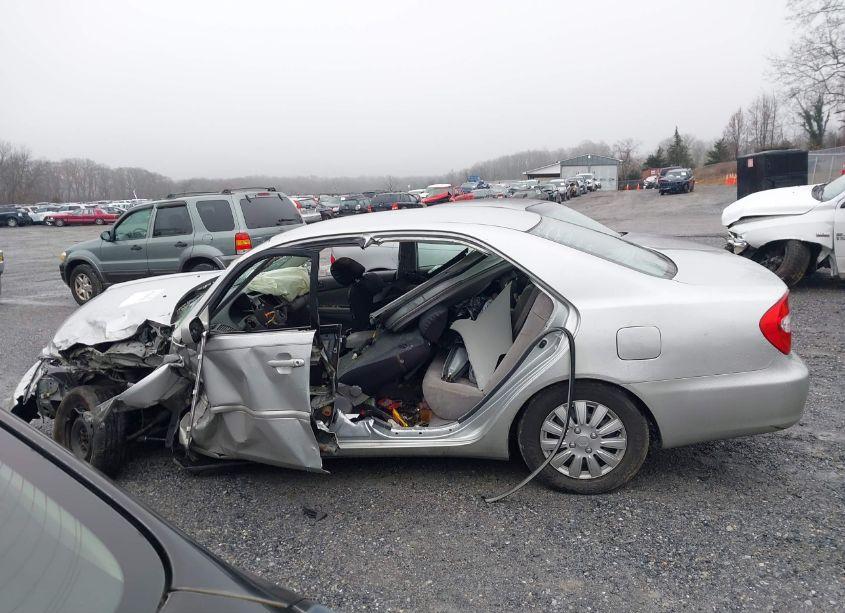 Photo 15 of 2002 Toyota Camry LE (VIN 4T1BE32K12U634628)