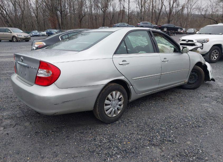 Photo 4 of 2002 Toyota Camry LE (VIN 4T1BE32K12U634628)