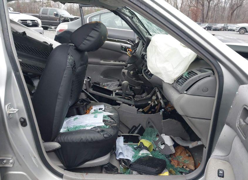 Photo 5 of 2002 Toyota Camry LE (VIN 4T1BE32K12U634628)