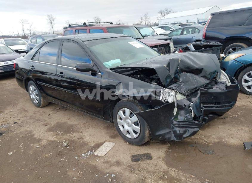 2003 Toyota Camry LE (VIN 4T1BE32K13U140092) main photo