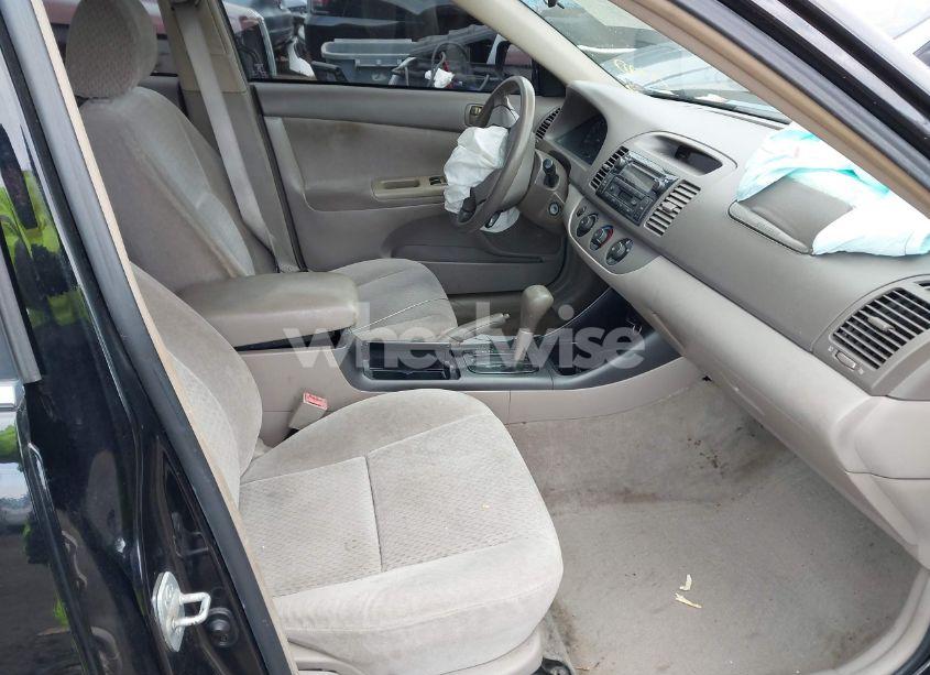 Photo 5 of 2003 Toyota Camry LE (VIN 4T1BE32K13U140092)