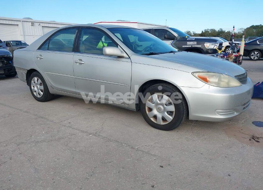 2003 Toyota Camry LE (VIN 4T1BE32K13U144160) main photo