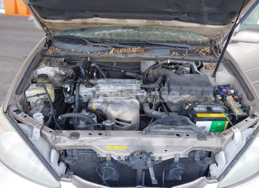 Photo 10 of 2003 Toyota Camry LE (VIN 4T1BE32K13U145146)