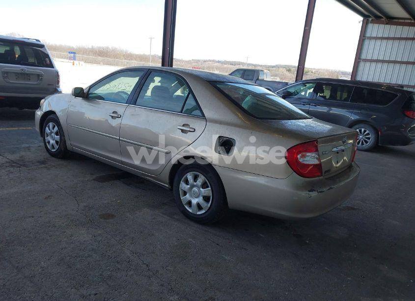 Photo 3 of 2003 Toyota Camry LE (VIN 4T1BE32K13U145146)