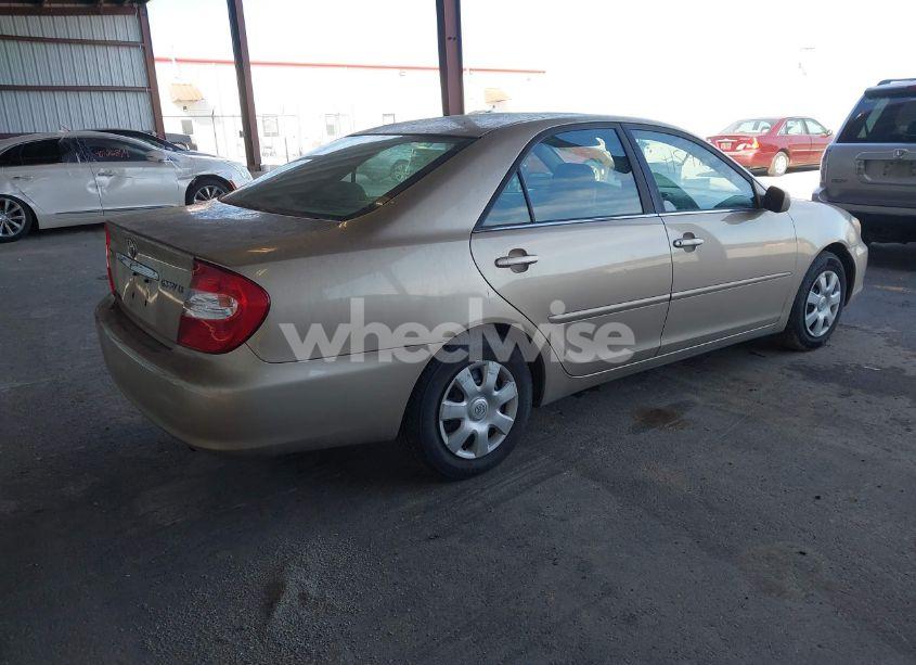Photo 4 of 2003 Toyota Camry LE (VIN 4T1BE32K13U145146)
