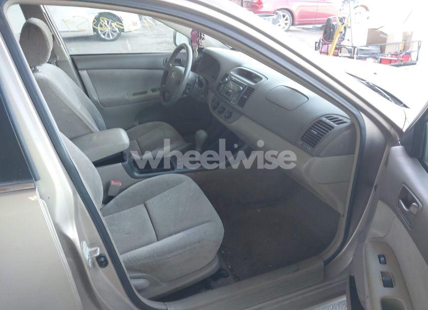 Photo 5 of 2003 Toyota Camry LE (VIN 4T1BE32K13U145146)