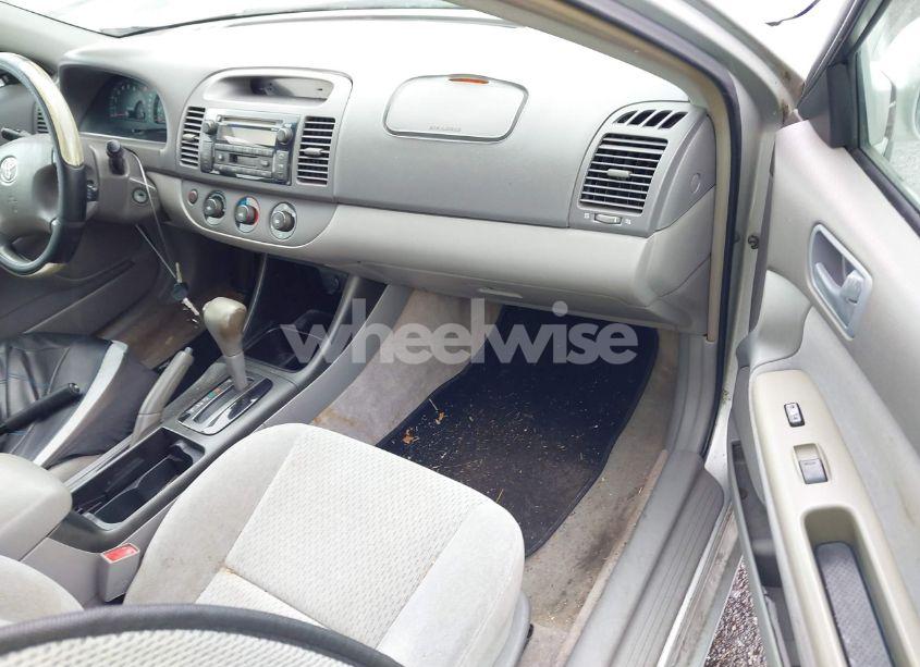 Photo 5 of 2003 Toyota Camry LE (VIN 4T1BE32K13U151691)