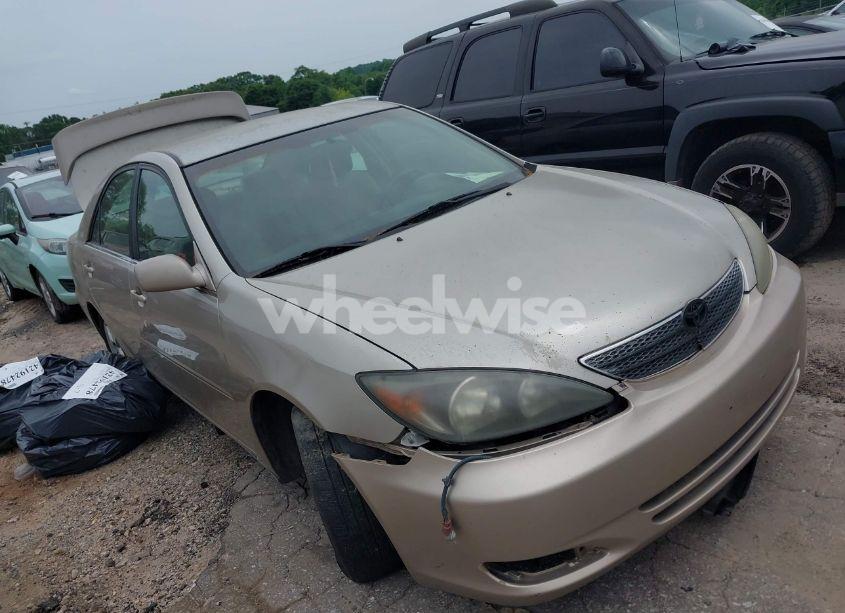 2003 Toyota Camry SE (VIN 4T1BE32K13U167390) main photo