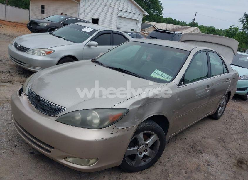 Photo 2 of 2003 Toyota Camry SE (VIN 4T1BE32K13U167390)