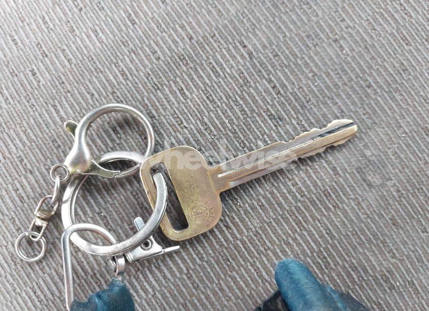 Photo 11 of 2003 Toyota Camry LE (VIN 4T1BE32K13U207161)