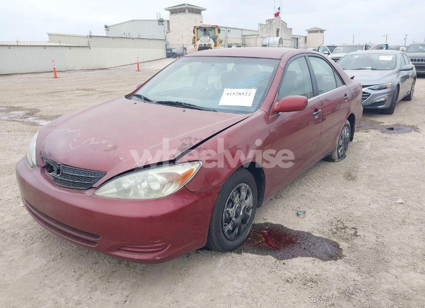 Photo 2 of 2003 Toyota Camry LE (VIN 4T1BE32K13U207161)