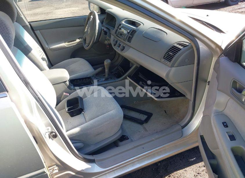 Photo 5 of 2003 Toyota Camry LE (VIN 4T1BE32K13U230763)