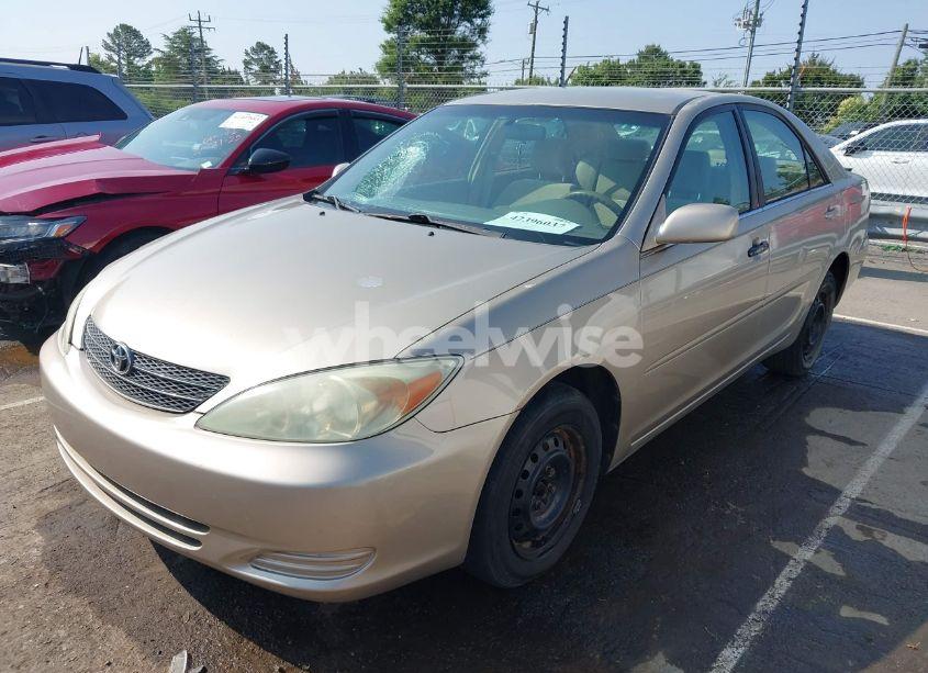 Photo 2 of 2003 Toyota Camry LE (VIN 4T1BE32K13U240192)