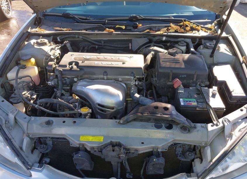 Photo 10 of 2003 Toyota Camry XLE (VIN 4T1BE32K13U250138)