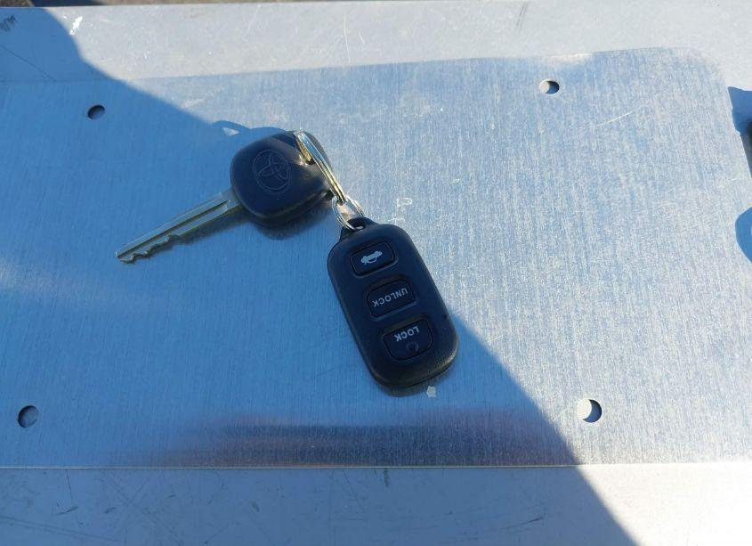 Photo 11 of 2003 Toyota Camry XLE (VIN 4T1BE32K13U250138)