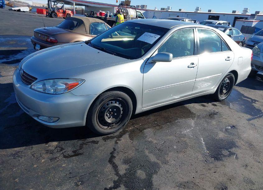 Photo 2 of 2003 Toyota Camry XLE (VIN 4T1BE32K13U250138)