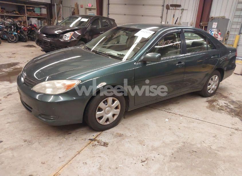 Photo 2 of 2003 Toyota Camry LE (VIN 4T1BE32K13U650023)