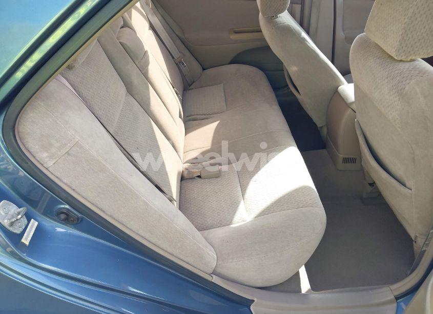 Photo 8 of 2003 Toyota Camry LE (VIN 4T1BE32K13U668764)