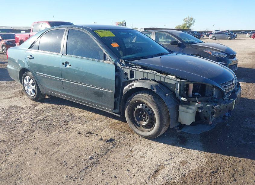 2003 Toyota Camry LE (VIN 4T1BE32K13U693129) main photo