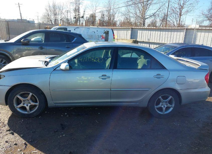 Photo 15 of 2003 Toyota Camry SE (VIN 4T1BE32K13U733905)