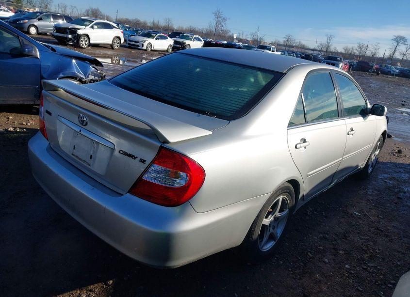 Photo 4 of 2003 Toyota Camry SE (VIN 4T1BE32K13U733905)