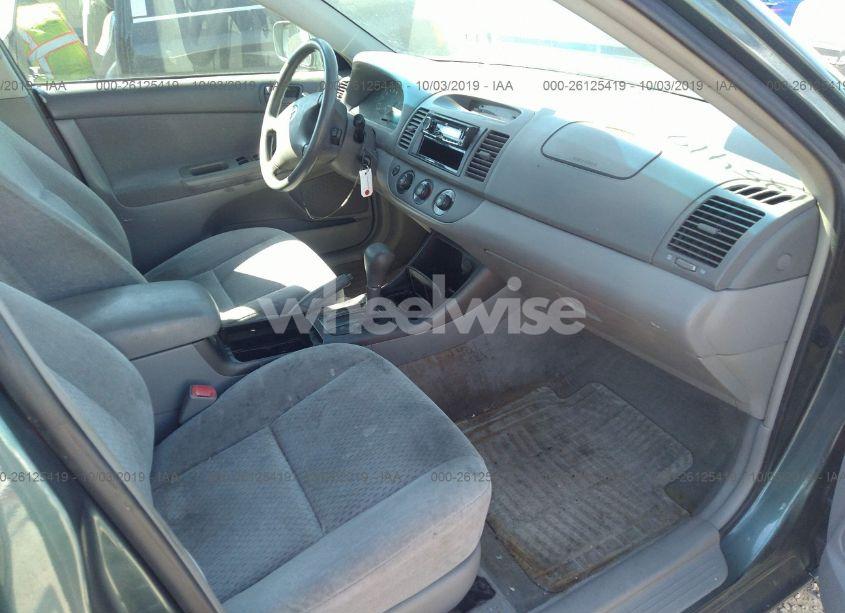 Photo 5 of 2004 Toyota Camry LE (VIN 4T1BE32K14U270102)