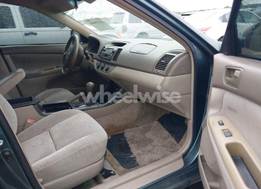 Photo 5 of 2004 Toyota Camry LE (VIN 4T1BE32K14U271752)