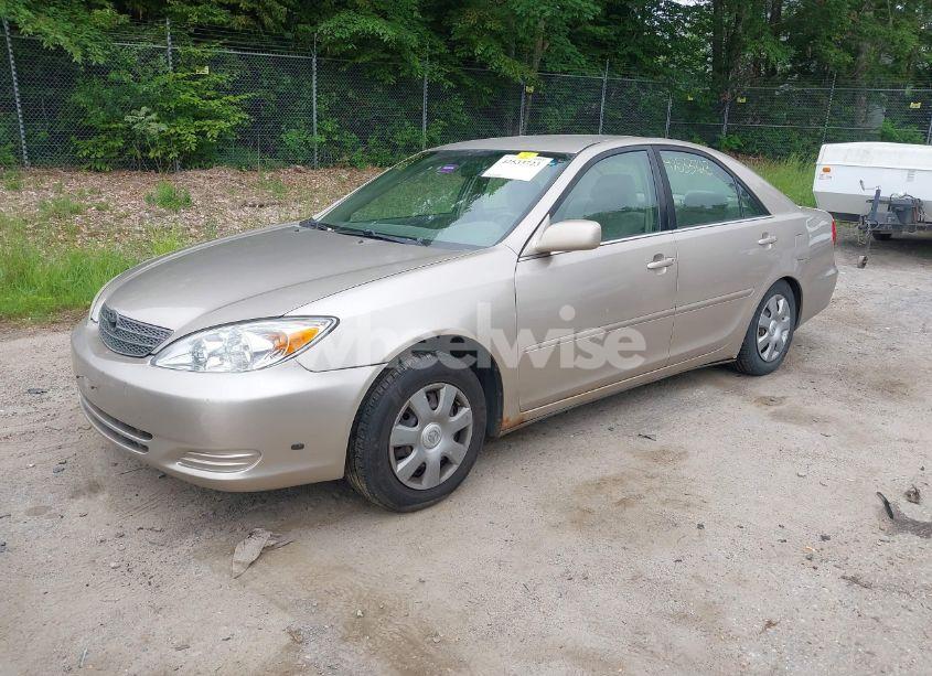 Photo 2 of 2004 Toyota Camry LE (VIN 4T1BE32K14U271900)