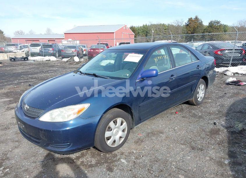 Photo 2 of 2004 Toyota Camry LE (VIN 4T1BE32K14U282508)