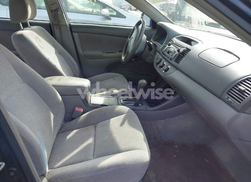 Photo 5 of 2004 Toyota Camry LE (VIN 4T1BE32K14U282508)