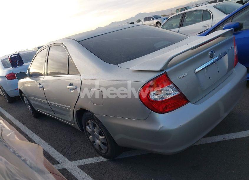 Photo 3 of 2004 Toyota Camry LE (VIN 4T1BE32K14U283030)