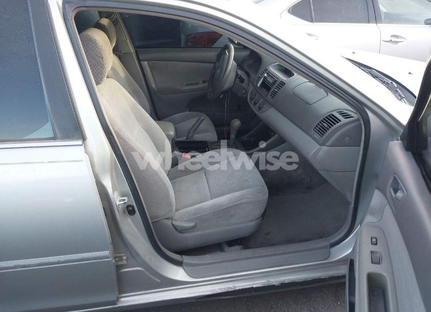 Photo 5 of 2004 Toyota Camry LE (VIN 4T1BE32K14U283030)