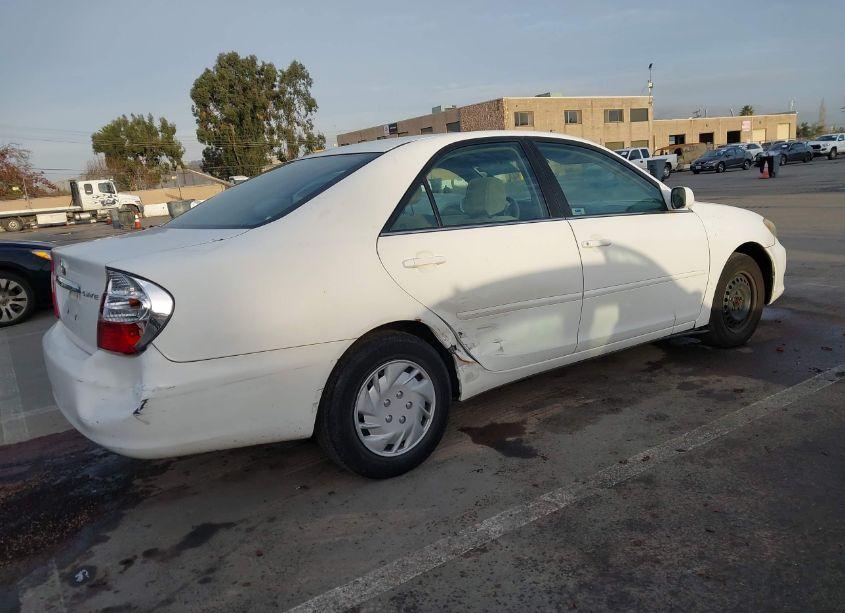 Photo 4 of 2004 Toyota Camry LE (VIN 4T1BE32K14U286820)