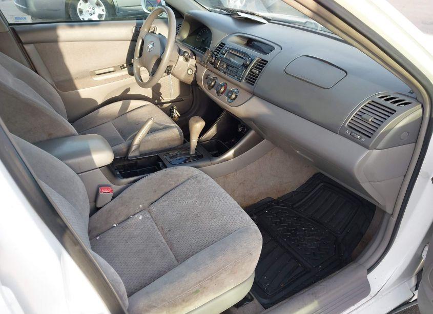Photo 5 of 2004 Toyota Camry LE (VIN 4T1BE32K14U286820)
