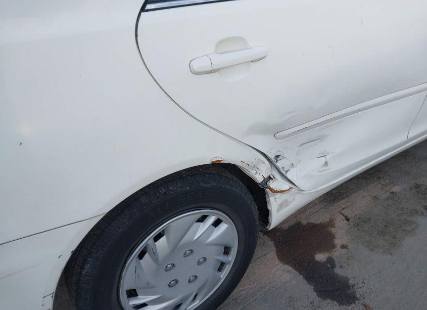 Photo 6 of 2004 Toyota Camry LE (VIN 4T1BE32K14U286820)