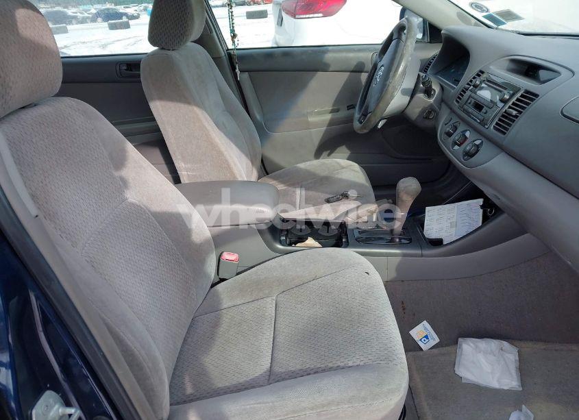 Photo 5 of 2004 Toyota Camry LE/SE/STD/XLE (VIN 4T1BE32K14U289765)