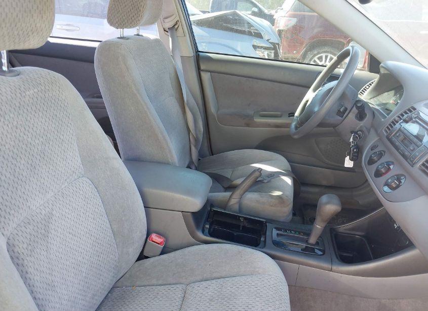 Photo 5 of 2004 Toyota Camry LE (VIN 4T1BE32K14U293668)
