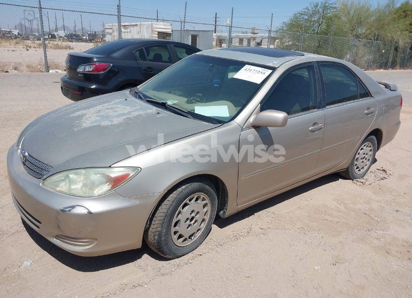 Photo 2 of 2004 Toyota Camry LE (VIN 4T1BE32K14U321470)