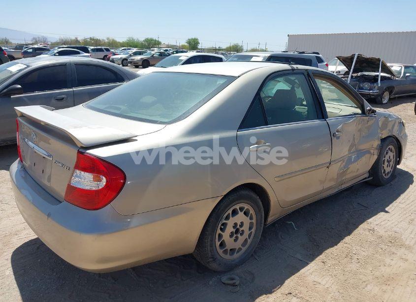 Photo 4 of 2004 Toyota Camry LE (VIN 4T1BE32K14U321470)