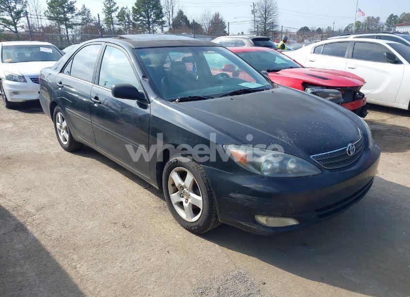 2004 Toyota Camry SE (VIN 4T1BE32K14U340519) main photo